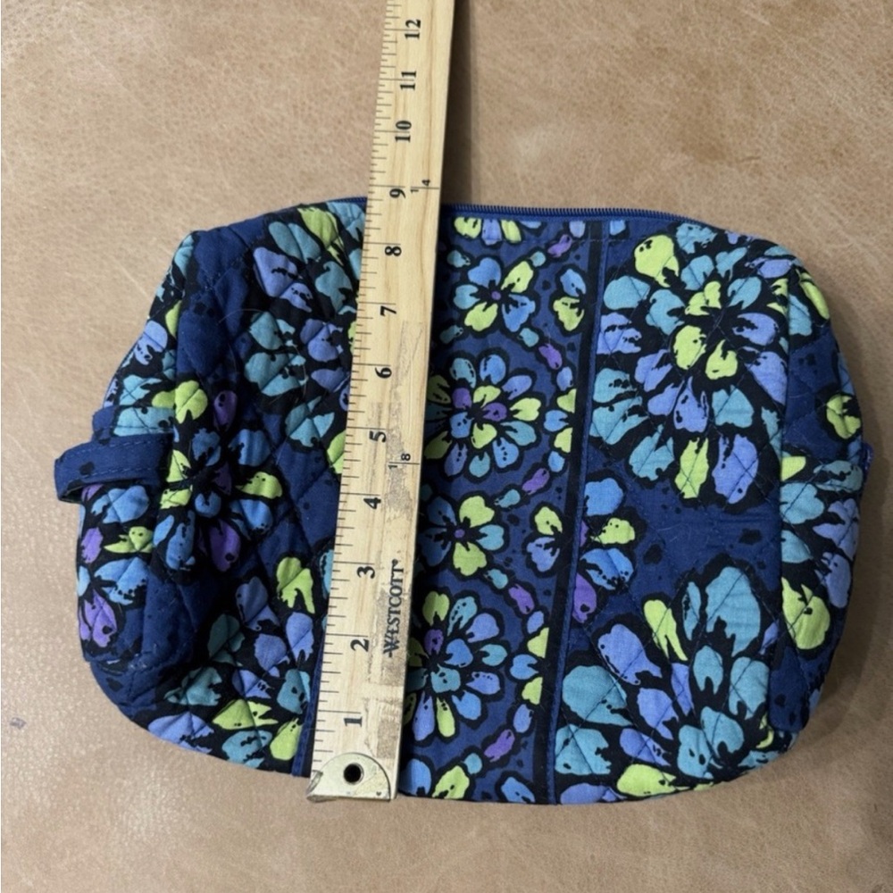 Vera Bradley Indigo Pop Blue Flowers Large Waterproof Cosmetic Travel Zip Bag - Picture 7 of 7
